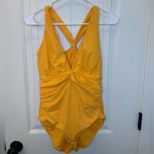 Shapellx Smart Sculpt Ruched Twist-Front Shaping Swimsuit Size M